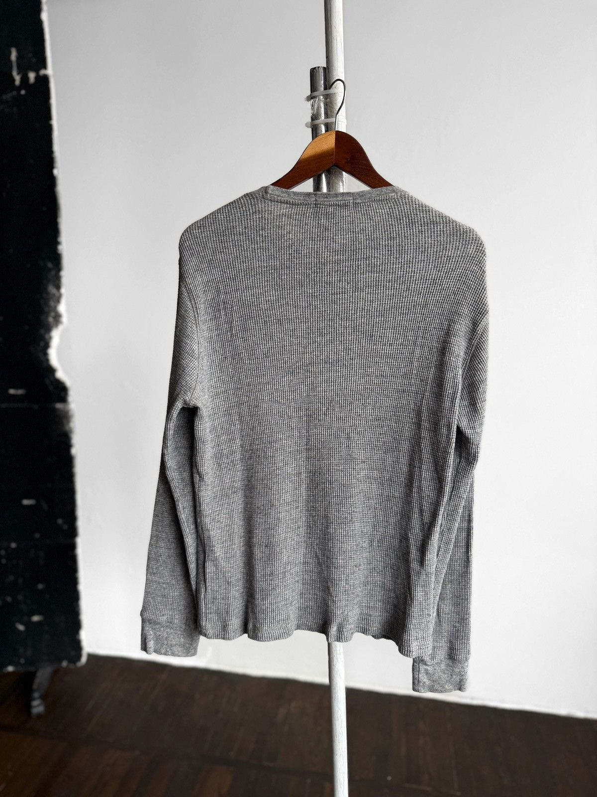 Polo Ralph Lauren Polo Ralph Lauren Mens Grey Waffle Knit Long Sleeve Shirt Size US L / EU 52-54 / 3 - 2 Thumbnail