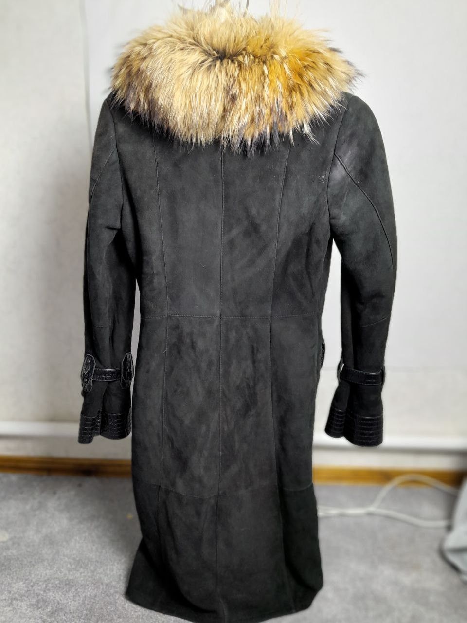 Other Luxury Black Shearling Coat with Genuine Fox Fur Collar Size M / US 6-8 / IT 42-44 - 9 Thumbnail