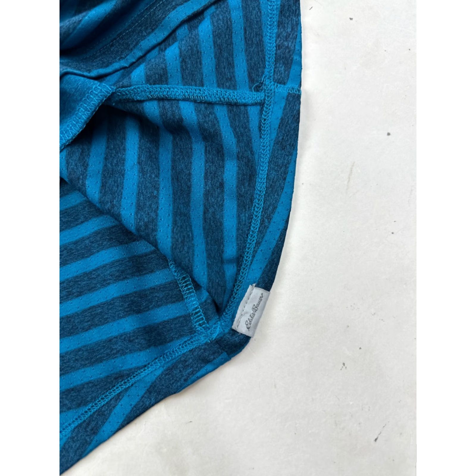 Eddie Bauer Eddie Bauer Shirt Womens Large Blue Stripe Activewear Hooded Pullover Top Size L / US 10 / IT 46 - 4 Thumbnail