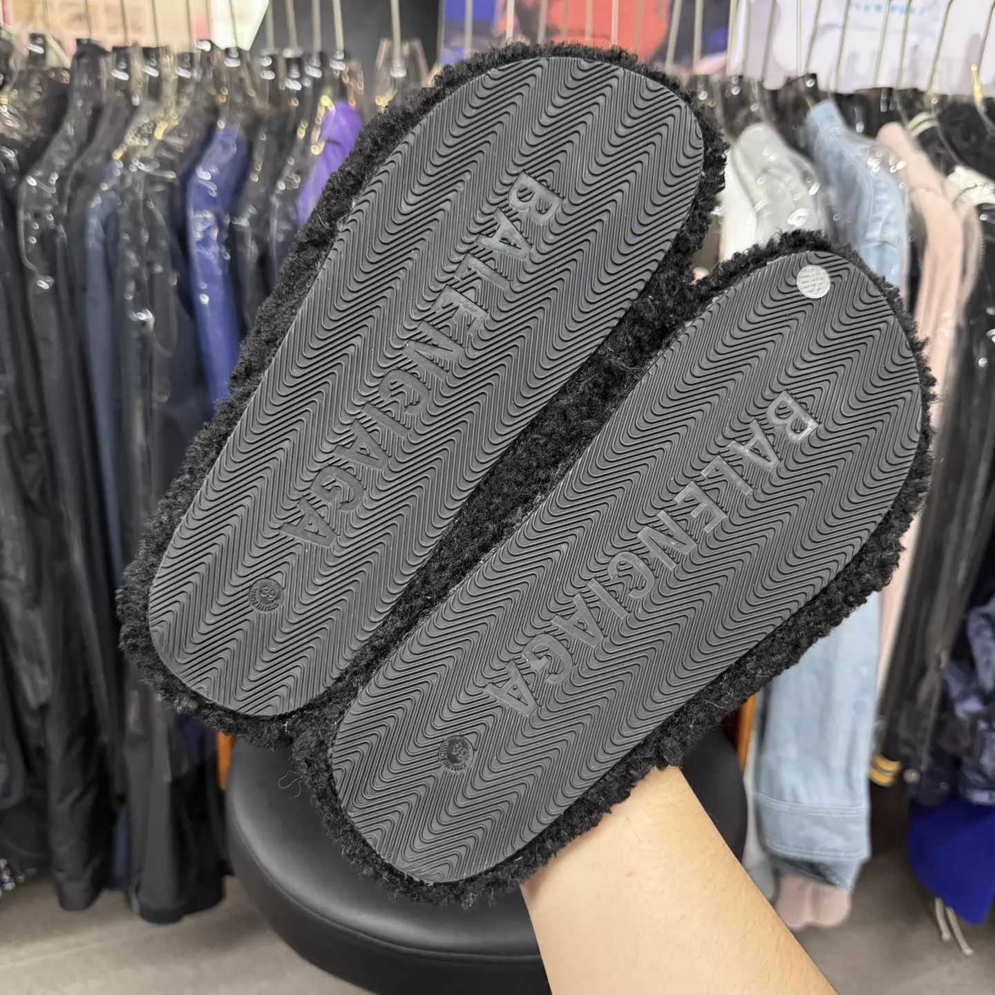 Balenciaga Balenciaga Furry Black Teddy Coke Slipper 39 New, Tried On Size US 8.5 / EU 41-42 - 8 Thumbnail