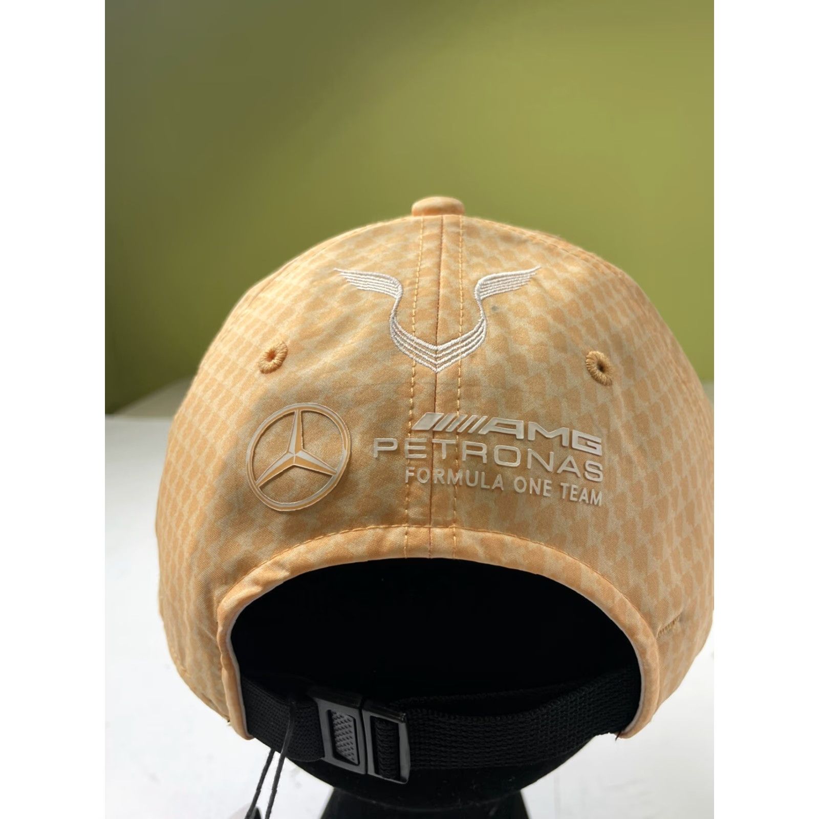 Hamilton NWT Mercedes AMG Petronas F1 Lewis Hamilton Baseball Hat Peach Limited Edition Size ONE SIZE - 3 Thumbnail