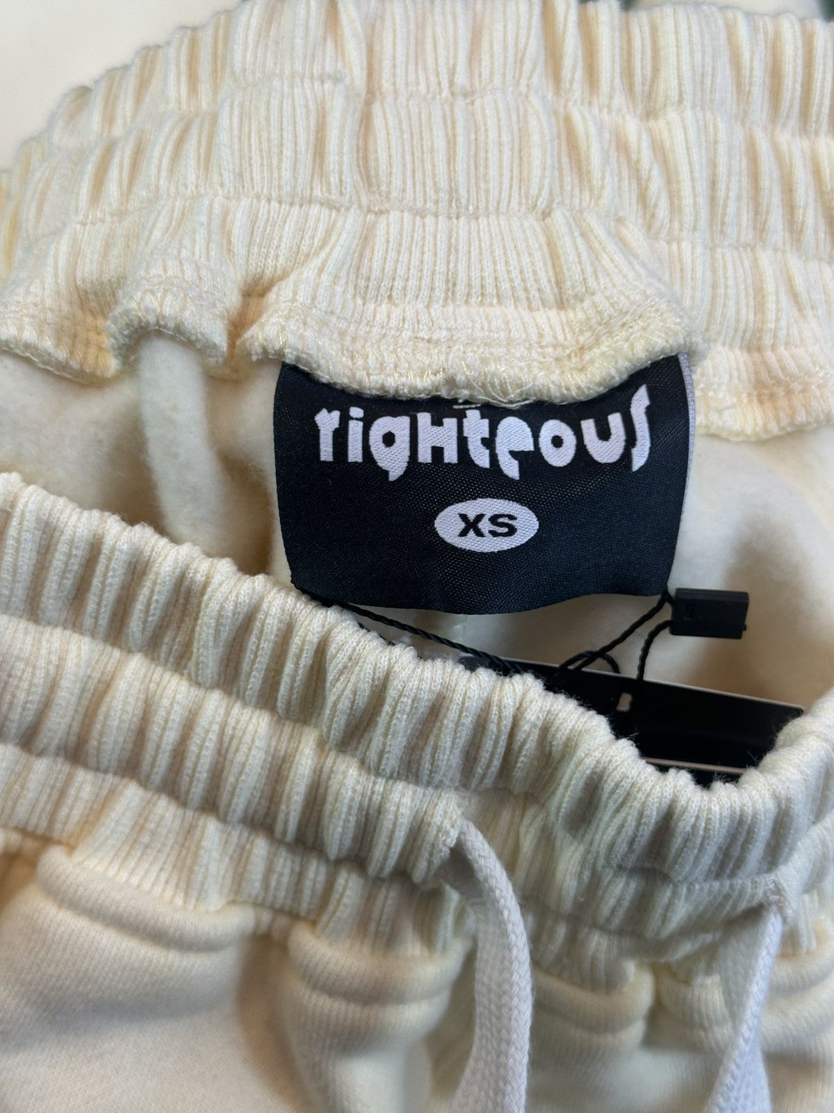 Other We are righteous “ cream risen king” x-small Size US 28 / EU 44 - 2 Thumbnail