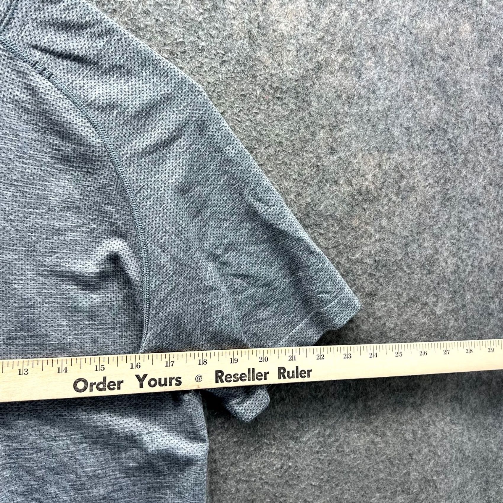 Lululemon Lululemon Shirt Womens 8 Gray Crewneck Swiftly Tech Athletic Training Tee Shirt Women 8 Gray Crew Neck Short Sleeve Nike? Size M / US 6-8 / IT 42-44 - 7 Thumbnail