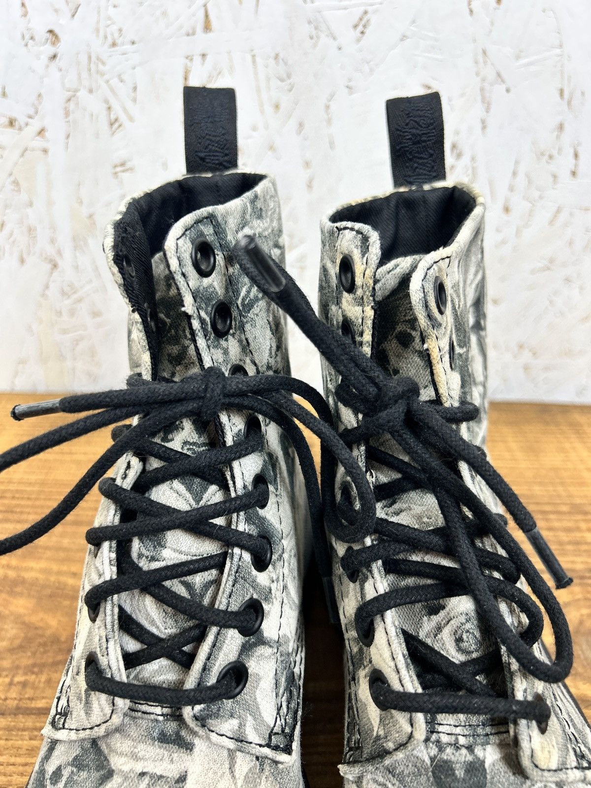 Dr. Martens Dr Martens 1460 Beckett Canvas Black Grey Roses Boots US 4 Size US 4 / IT 34 - 13 Thumbnail