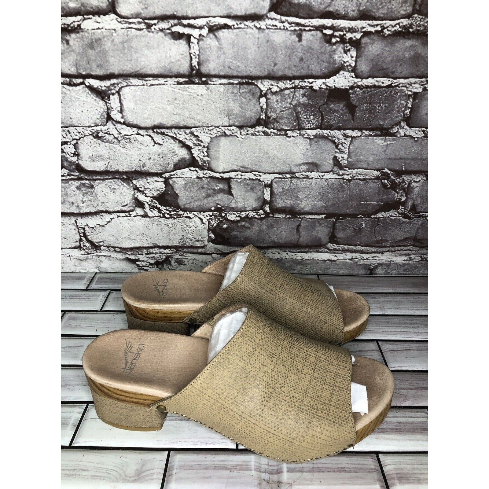 Other Dansko Maci Taupe Textured Beige Tan Leather Heel Sandals Wo Size US 9.5 / IT 39.5 - 12 Thumbnail