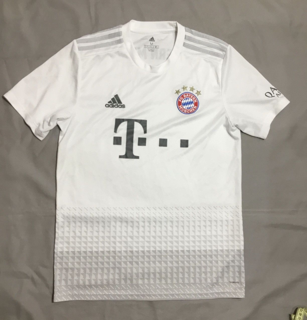 Adidas FC Bayern Munchen T-Mobile Soccer Adidas Jersey Men’s Size M Size US M / EU 48-50 / 2 - 1 Thumbnail