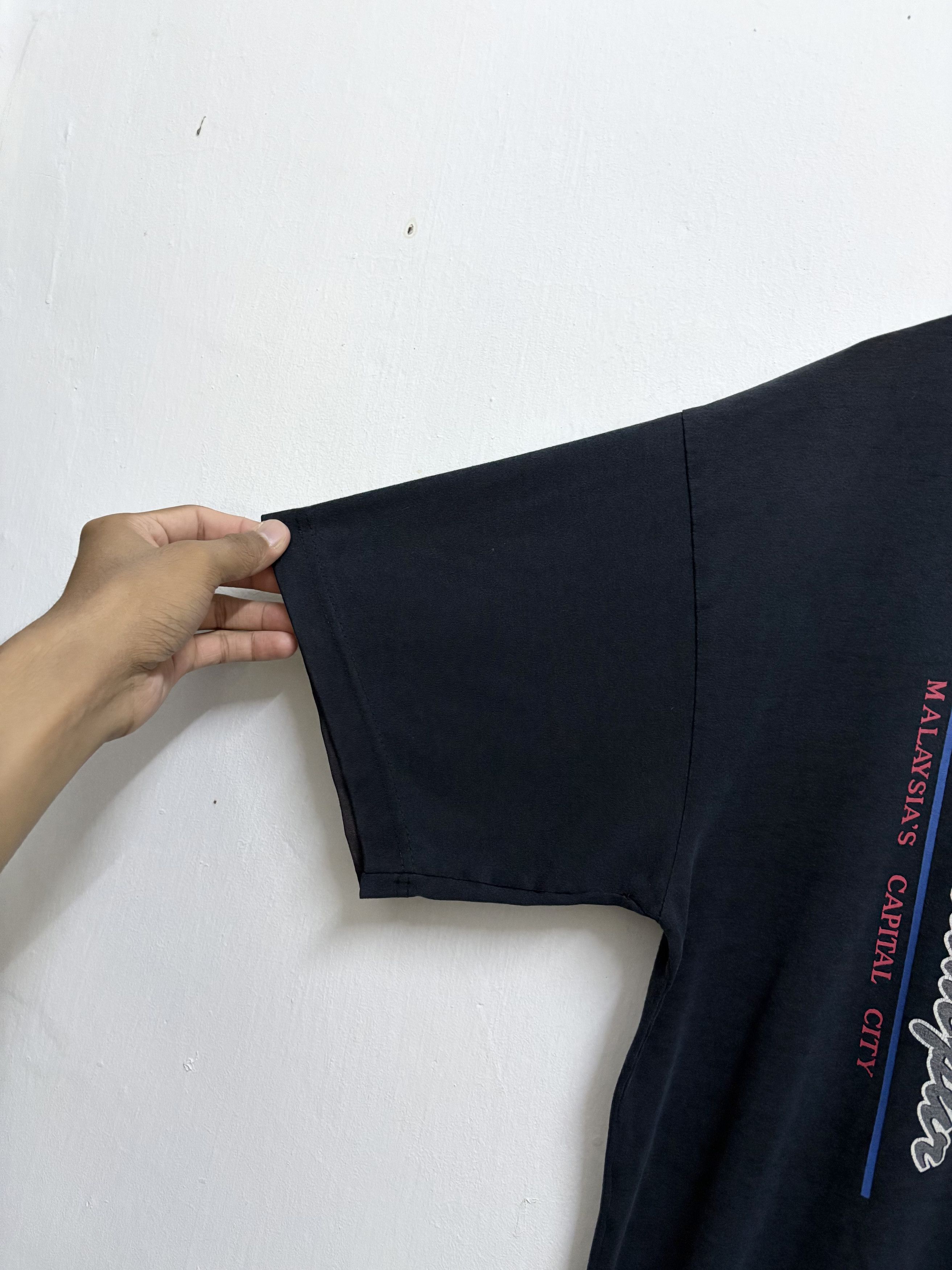 Vintage Vintage 90's Visit Malaysia - City Kuala Lumpur T-Shirt Size US M / EU 48-50 / 2 - 5 Thumbnail