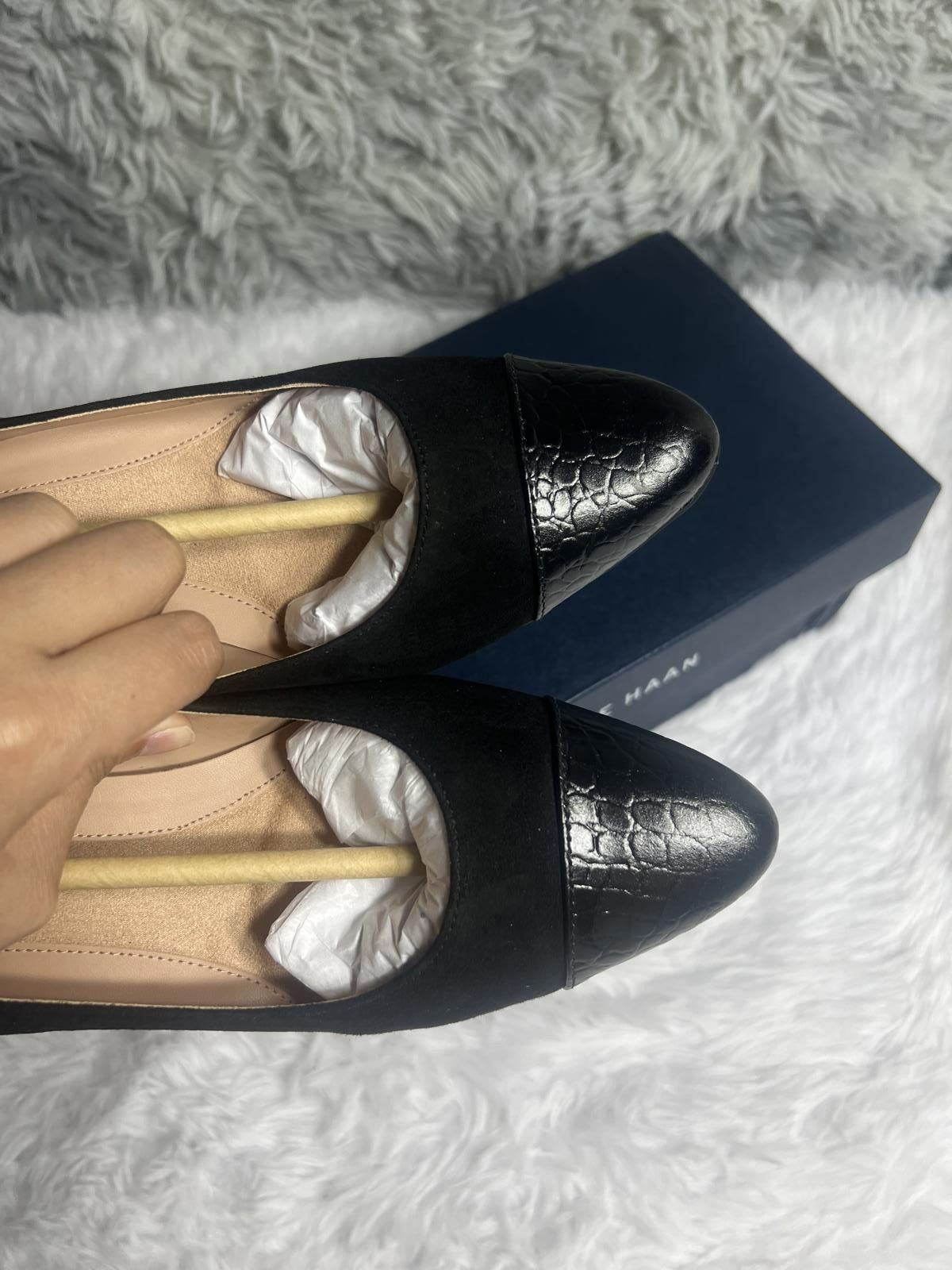 Cole Haan Cole Haan Black Low Block Heel Pumps with Croc-Embossed Toe Size US 7.5 / IT 37.5 - 9 Thumbnail