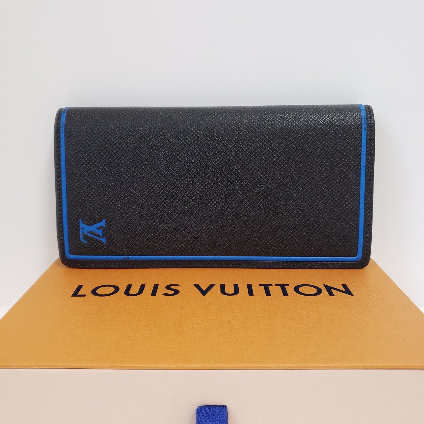 Louis Vuitton Louis Vuitton Portefeuille Brazza Long Card Holder Wallet Size ONE SIZE - 1 Thumbnail