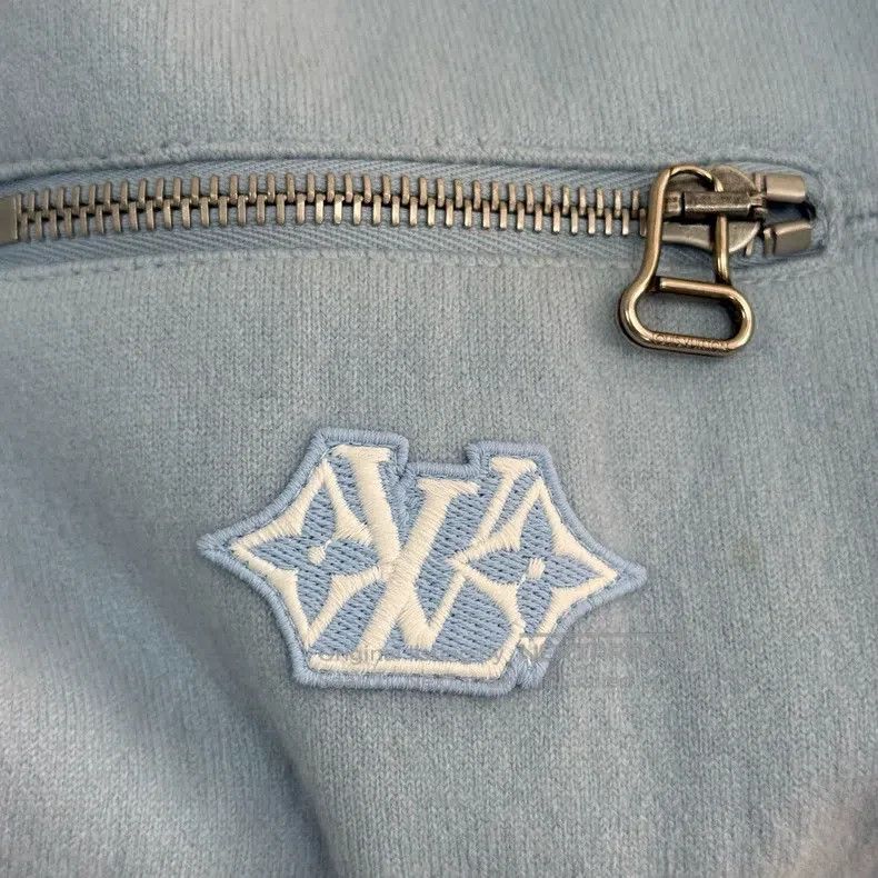 Louis Vuitton Louis Vuitton Light blue badge logo wool zip-up hoodie Size US XS / EU 42 / 0 - 8 Thumbnail