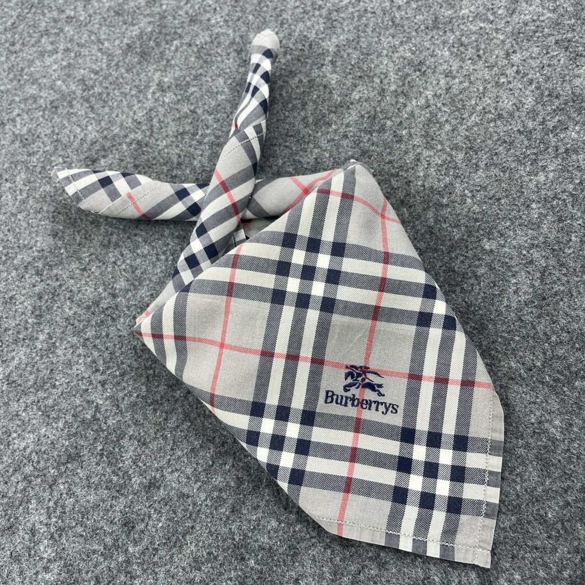 Burberry Burberry Handkerchief / Neckerchief / Headscarf B956 Size ONE SIZE - 7 Thumbnail