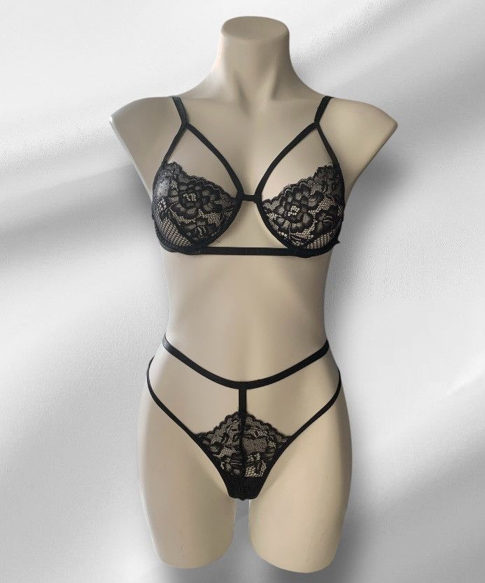 Designer NWT Black Bustier Bra Thong Lingerie Set Embroidered Lace Size ONE SIZE - 1 Thumbnail