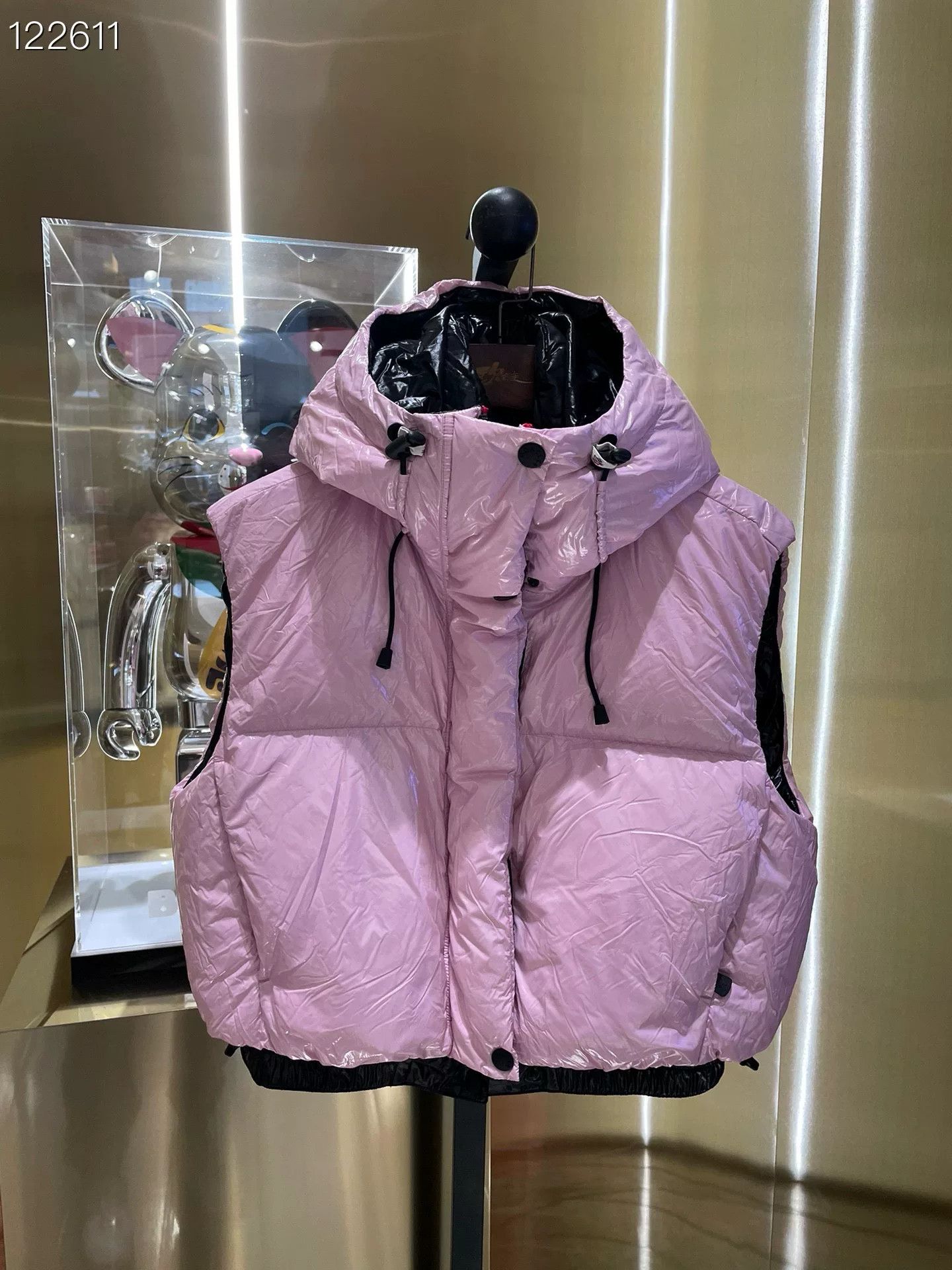 Moncler Moncler Pink Short Hooded Down Vest Size S / US 4 / IT 40 - 1 Thumbnail
