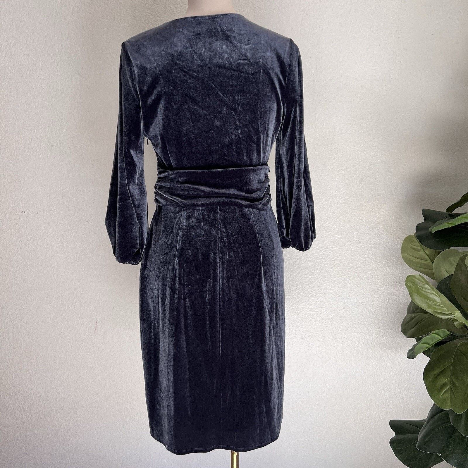 Laundry by Shelli Segal NWT $175 Laundry by Shelli Segal (8) Velvet Twist Midi Dress Size M / US 6-8 / IT 42-44 - 5 Thumbnail
