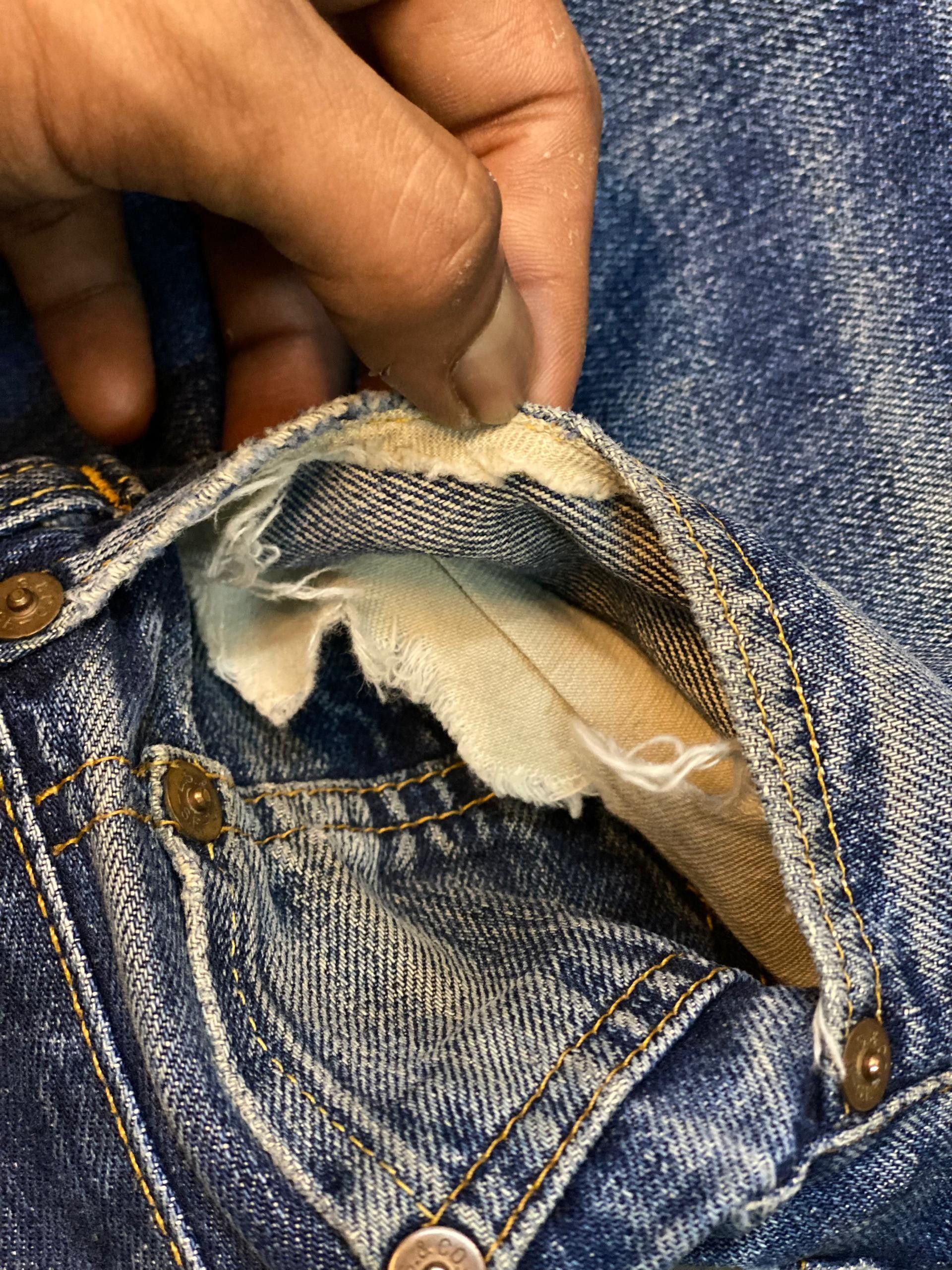 Levi's VINTAGE LEVIS 501XX 90S BUTTON 555 BIG E SELVEDGE Size US 30 / EU 46 - 7 Thumbnail