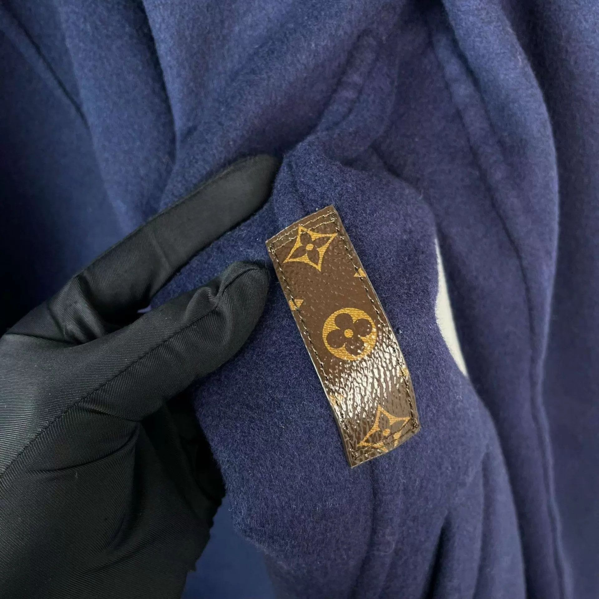 Louis Vuitton LV blue wool-lined all over print trench coat 40 Size M / US 6-8 / IT 42-44 - 5 Thumbnail