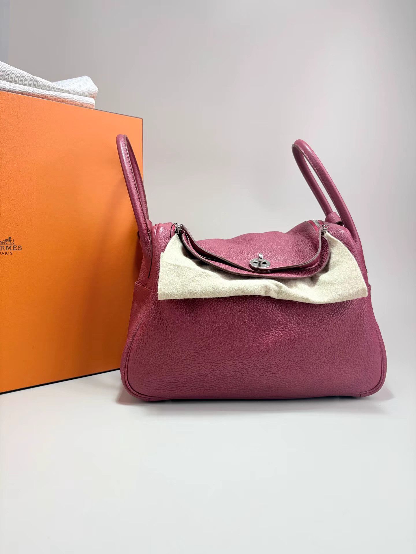 Hermes HERMES Lindy 30 Ruby Red Shoulder Bag K1 Size ONE SIZE - 1 Thumbnail