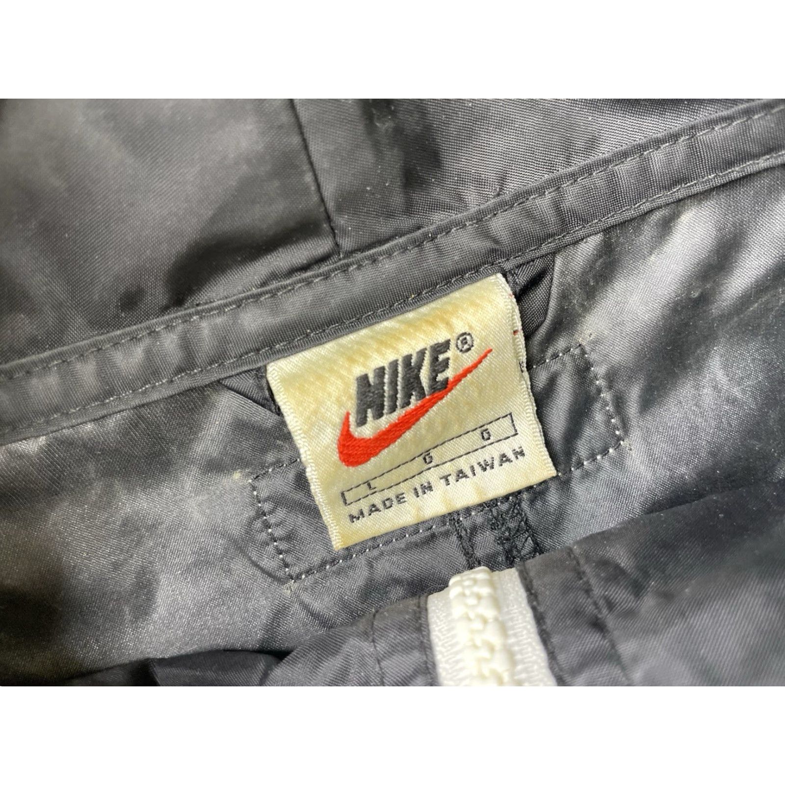 Nike Vintage Nike Black Windbreaker Anorak Pullover Size Large User: Vintage Nike Black Windbreaker Anorak Pullover Size Large Size US L / EU 52-54 / 3 - 5 Thumbnail