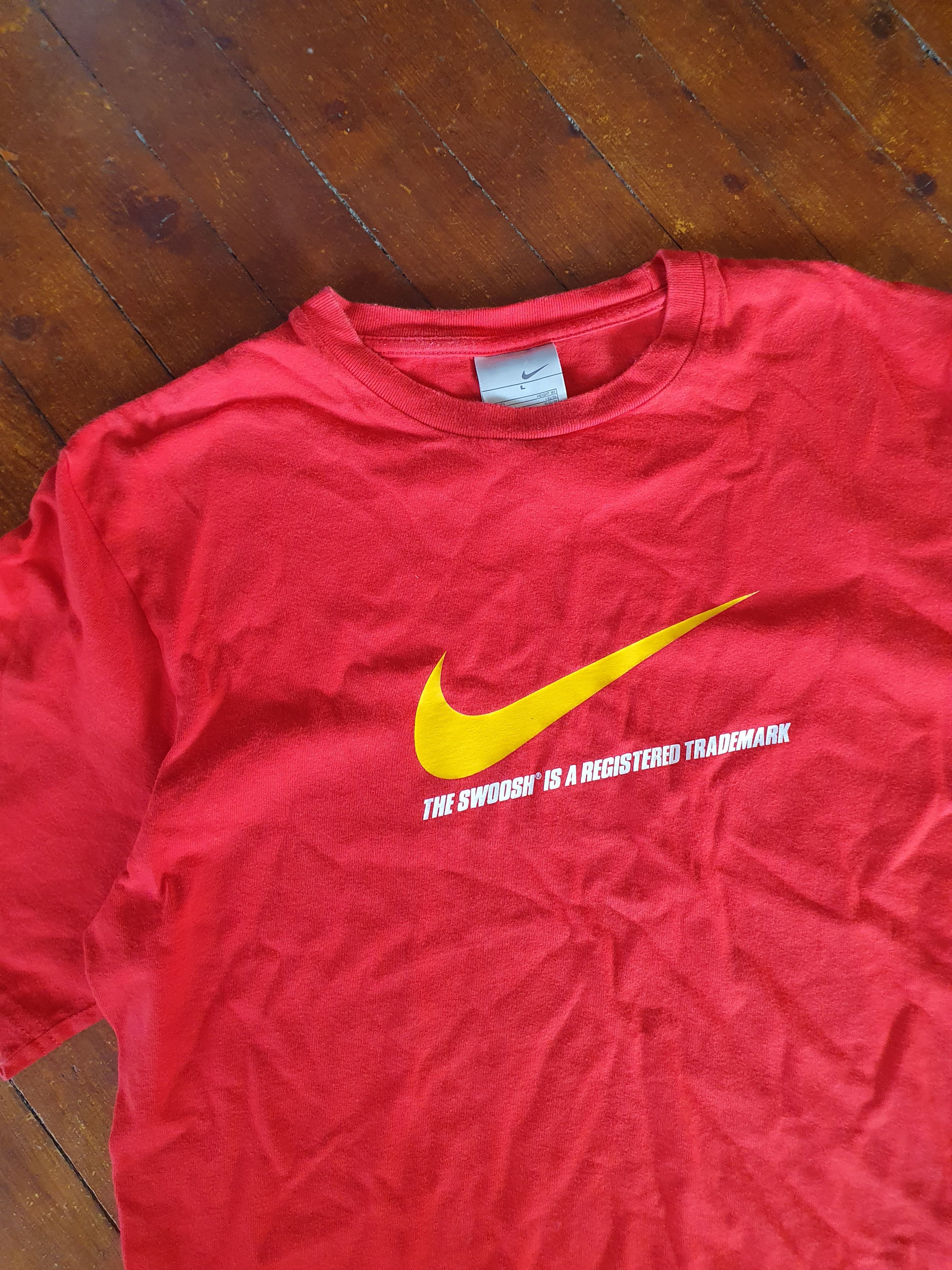 Nike Nike Big Swoosh Trademark SWAG T-Shirt sz L Size US L / EU 52-54 / 3 - 3 Thumbnail