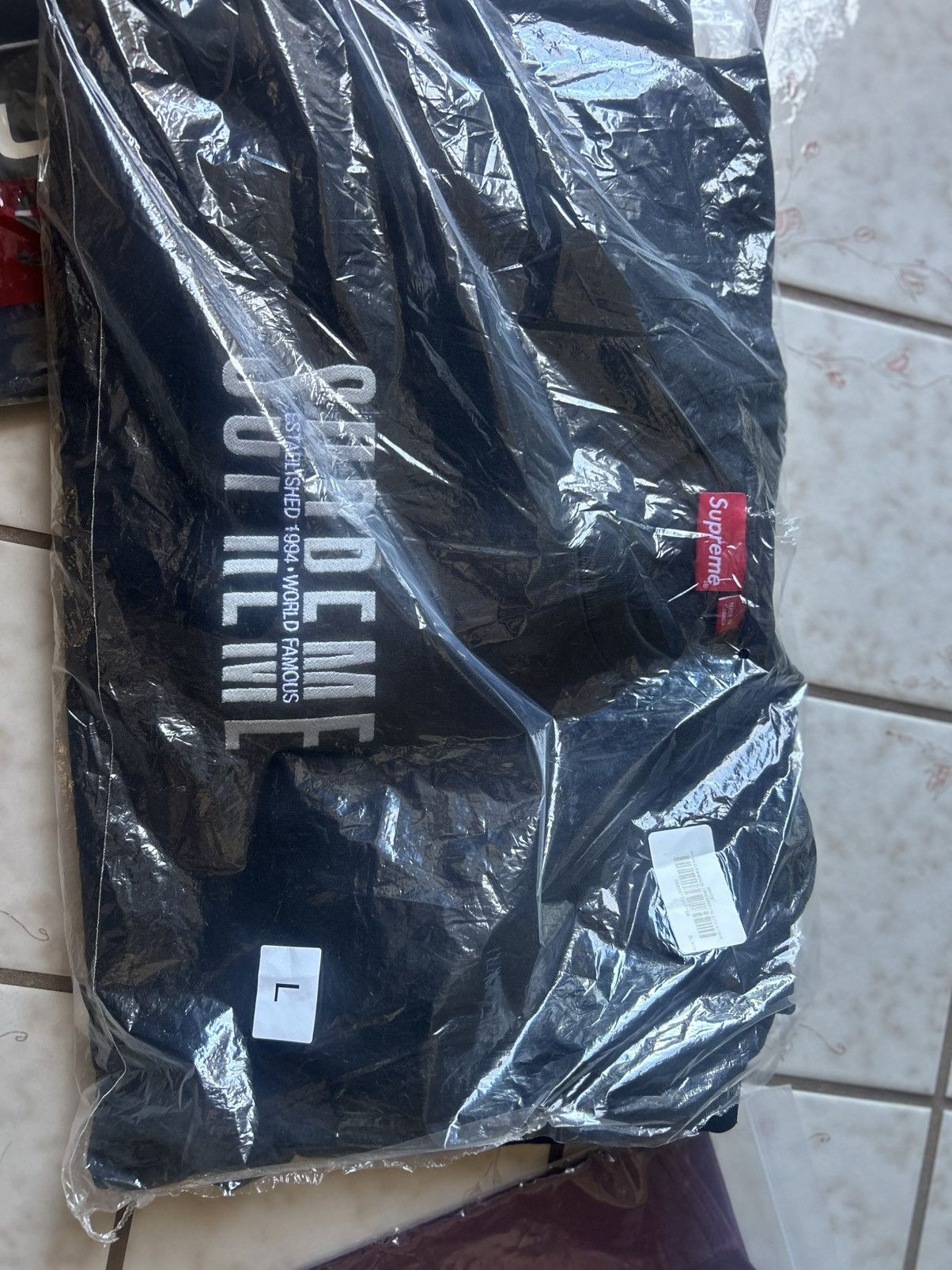 Supreme World Famous Crewneck Size US L / EU 52-54 / 3 - 4 Thumbnail