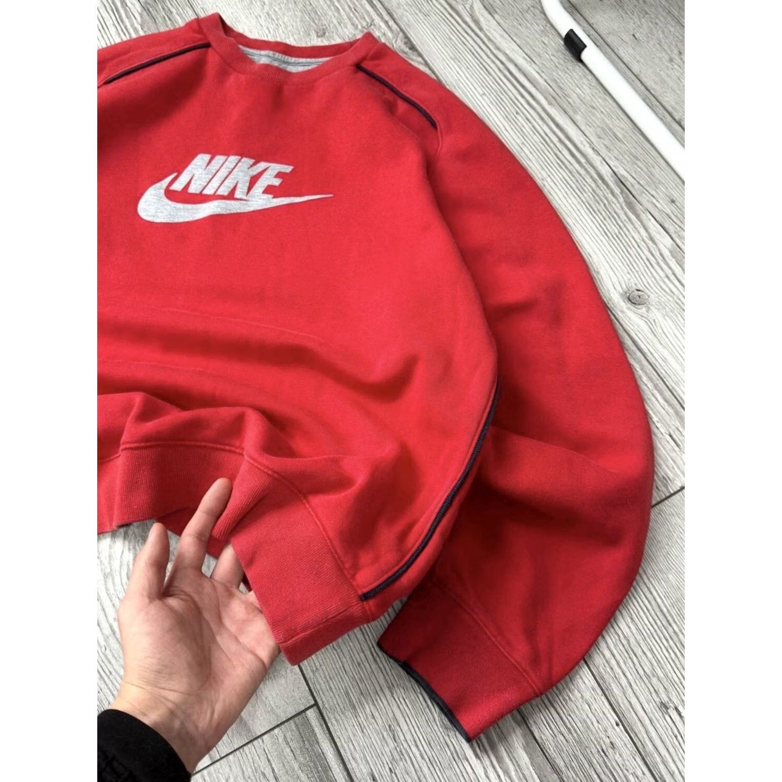 Nike VINTAGE Nike Big Logo Red Sweatshirt Mens M Sweatshirt Logo 90s Retro Sports Pullover Red Nike Shirt Size US M / EU 48-50 / 2 - 4 Thumbnail