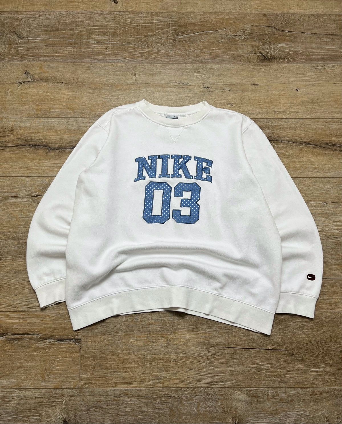 Nike Vintage Nike 52 Big Logo Sweatshirt 00s Size US L / EU 52-54 / 3 - 1 Thumbnail