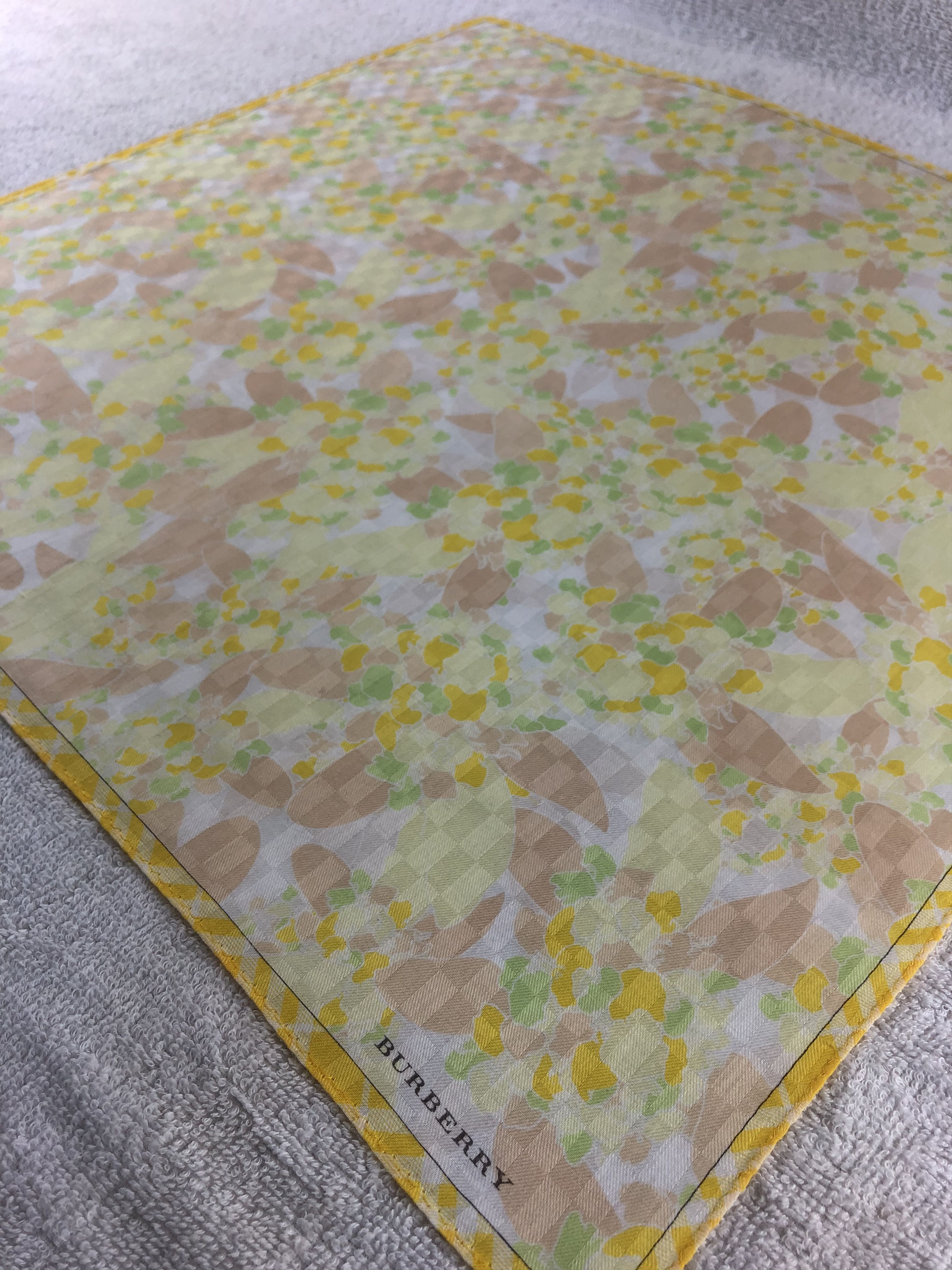 Burberry Burberry Handkerchief / Bandana / Neckerchief Size ONE SIZE - 4 Thumbnail