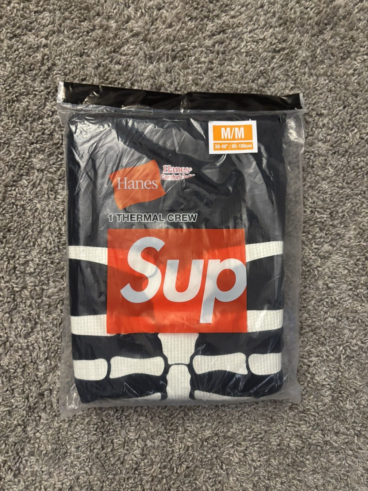 Hanes × Supreme Supreme x Hanes bones thermal size Medium Size US M / EU 48-50 / 2 - 1 Preview
