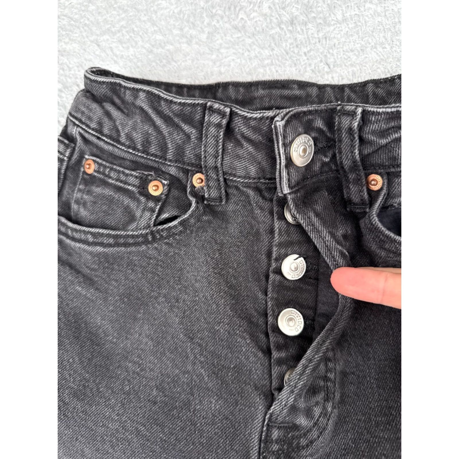 Vintage Divided Jeans Womens 0 Black Denim Tapered Raw Hem Button Fly Cotton Blend 22x25 Mens? Size 25" / US 0 / IT 36 - 5 Thumbnail