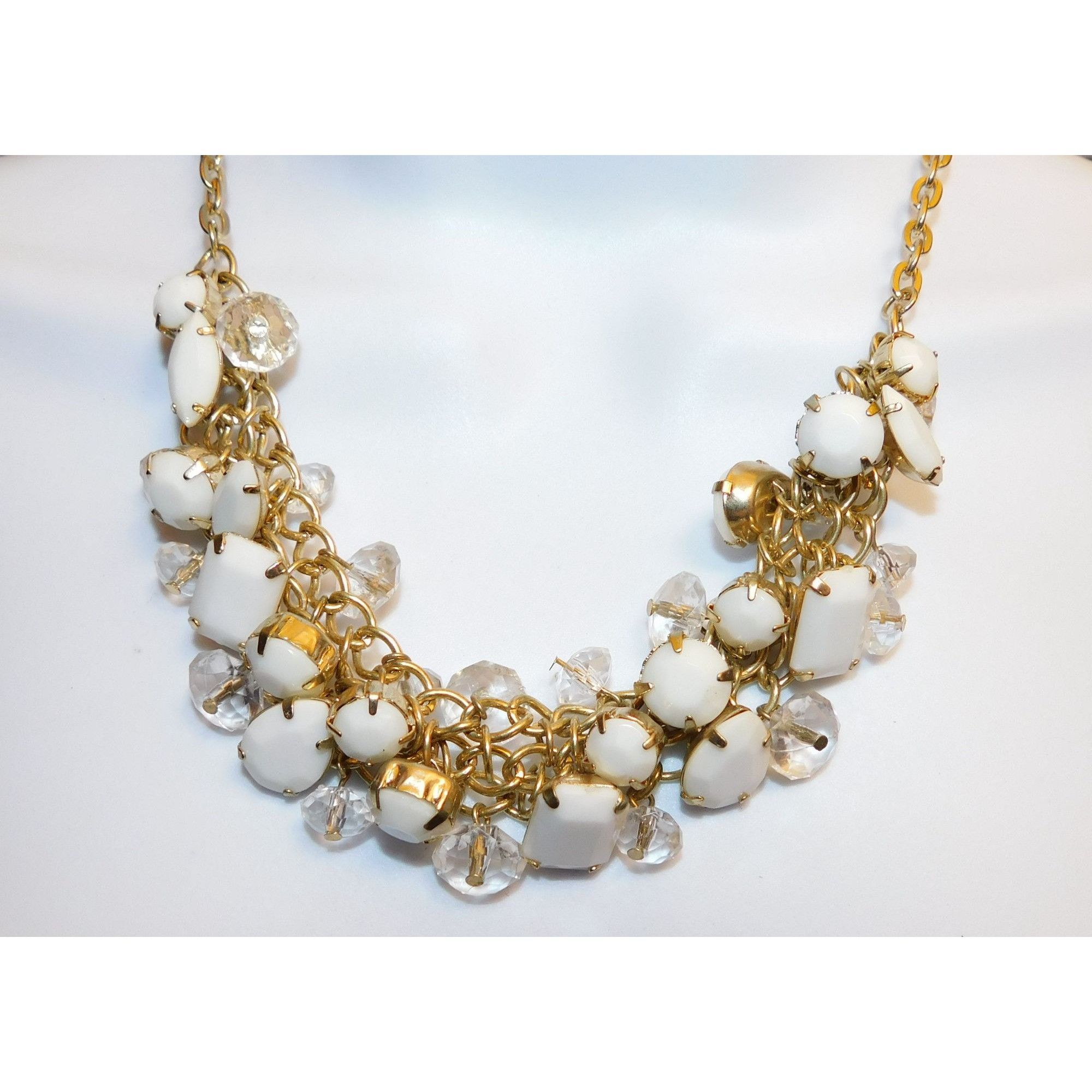 Other Retro White And Gold Tone Cluster Gem Necklace Size ONE SIZE - 1 Thumbnail