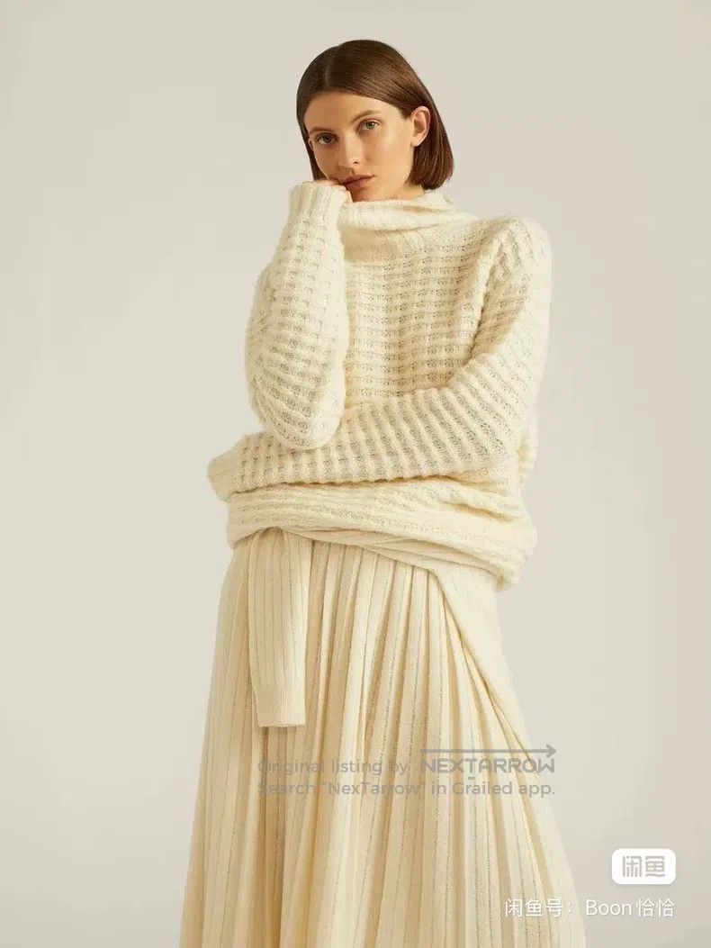 Loro Piana LORO PIANA Knitted sweater in high collar Size L / US 10 / IT 46 - 1 Thumbnail