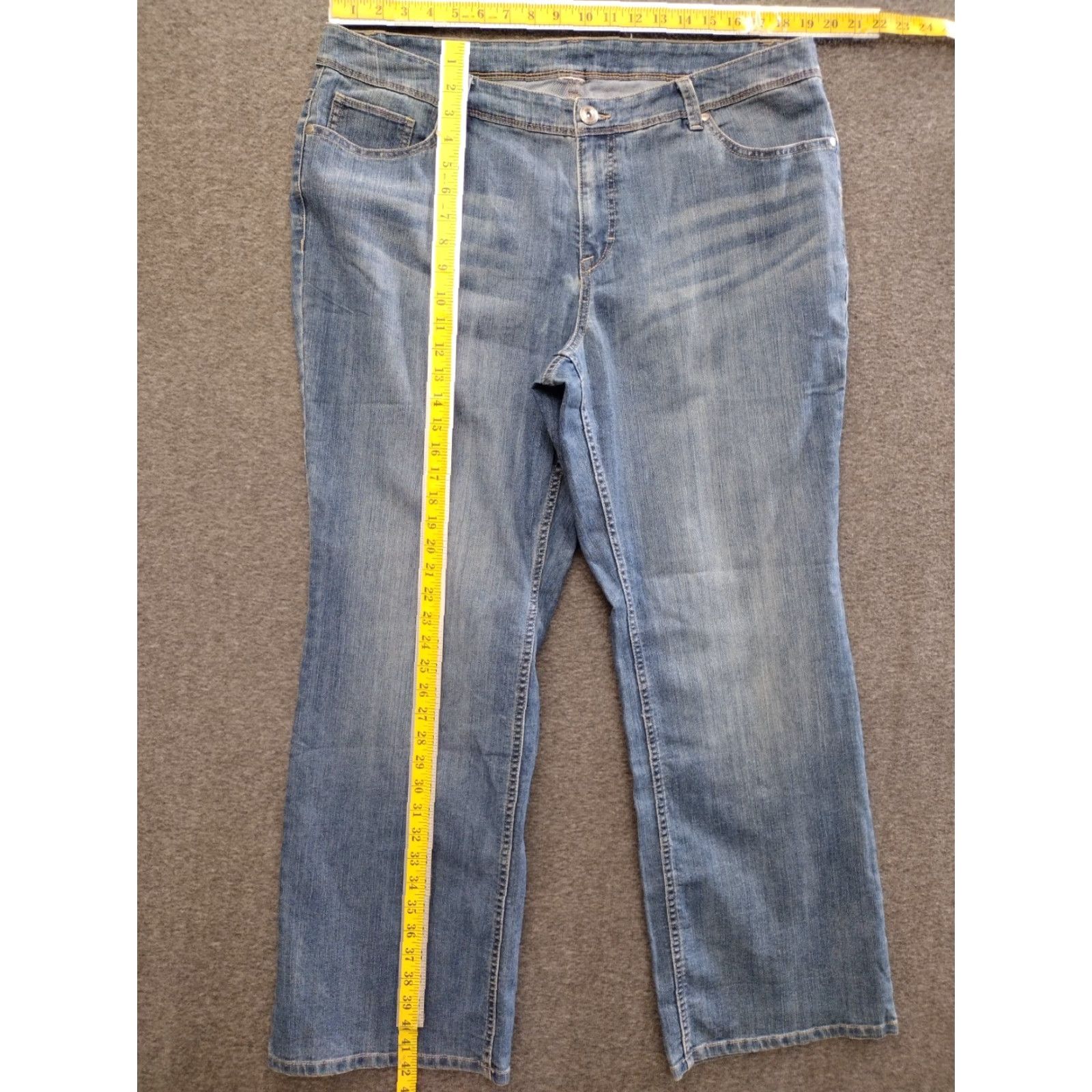 Vintage Sonoma Jeans Women's Plus Size 18 Boot Straight Denim Blue Distressed 5-Pocket High Rise Regular Stretch Shirts pants? Size 40" / US 18 - 4 Thumbnail