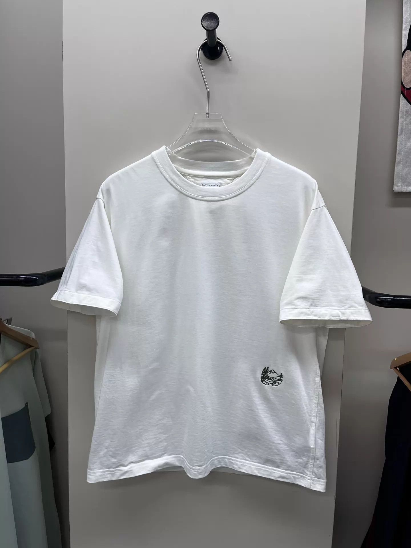 Bottega Veneta BV 25 Embroidered Heavyweight Short Sleeve S (99 New) Size US S / EU 44-46 / 1 - 1 Thumbnail