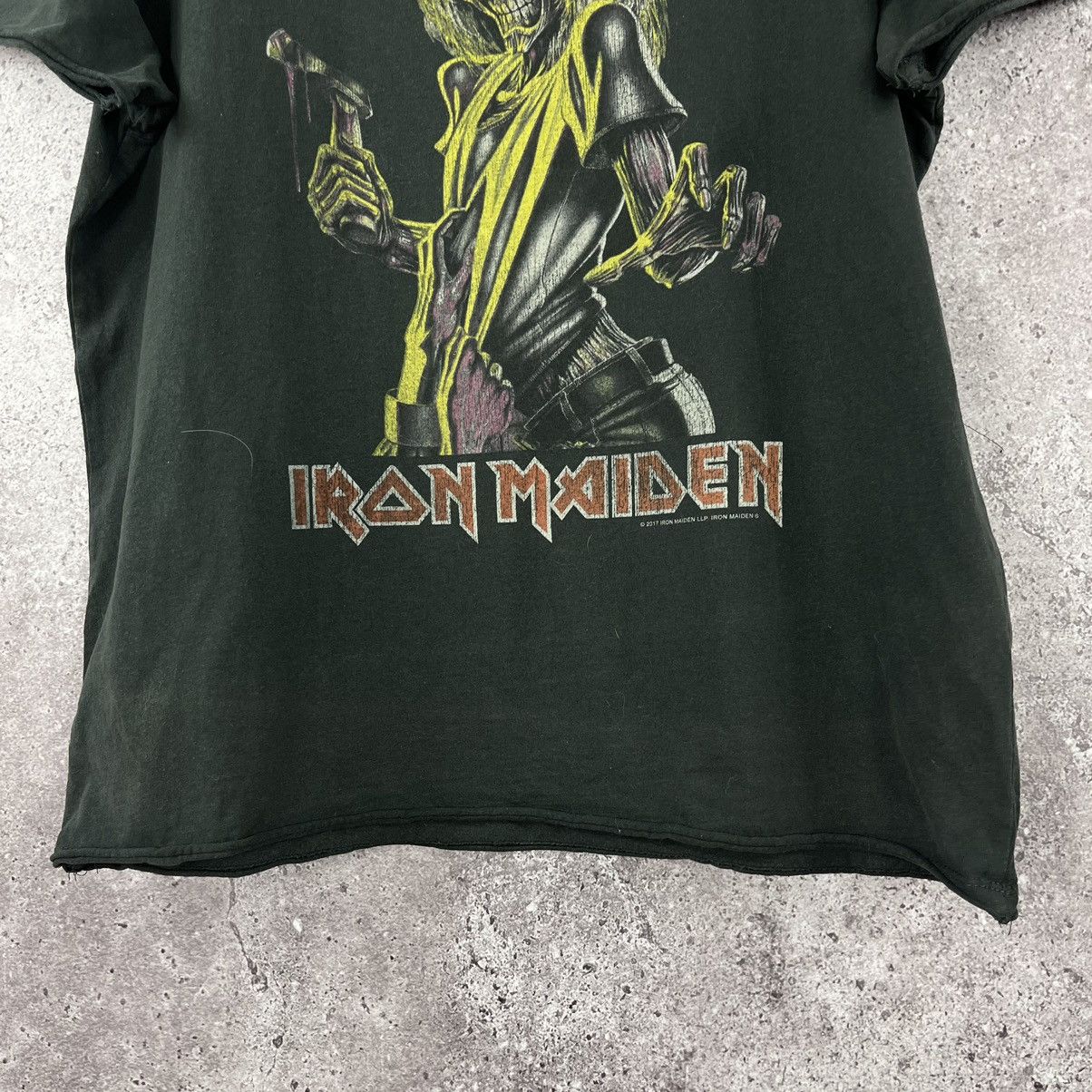 Band Tees × Iron Maiden Iron Maiden 2017 T-Shirt Distressed Big Logo Black Size L Size US L / EU 52-54 / 3 - 3 Thumbnail