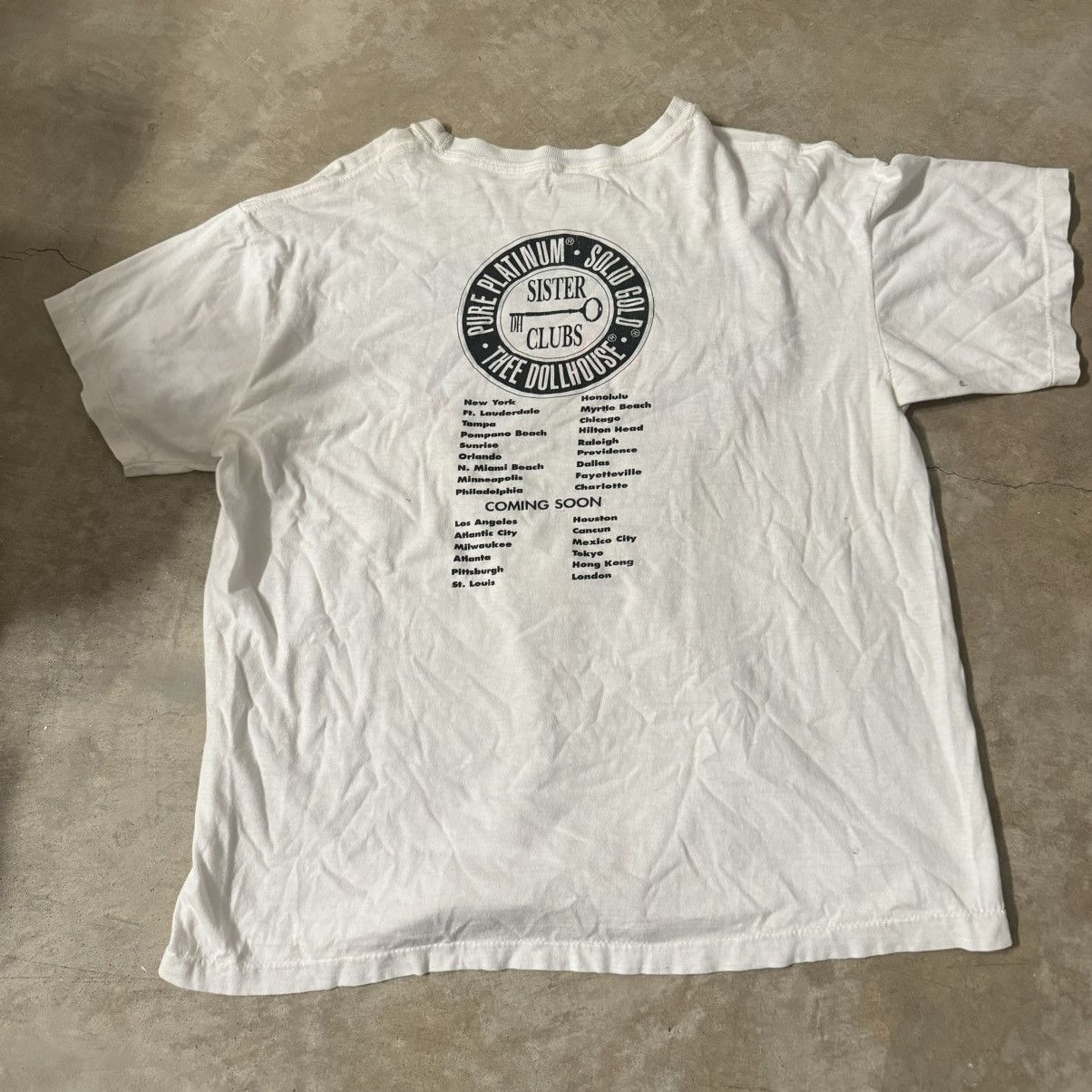 Vintage Vintage 90s The dollhouse strip club t-shirt Size US L / EU 52-54 / 3 - 2 Thumbnail