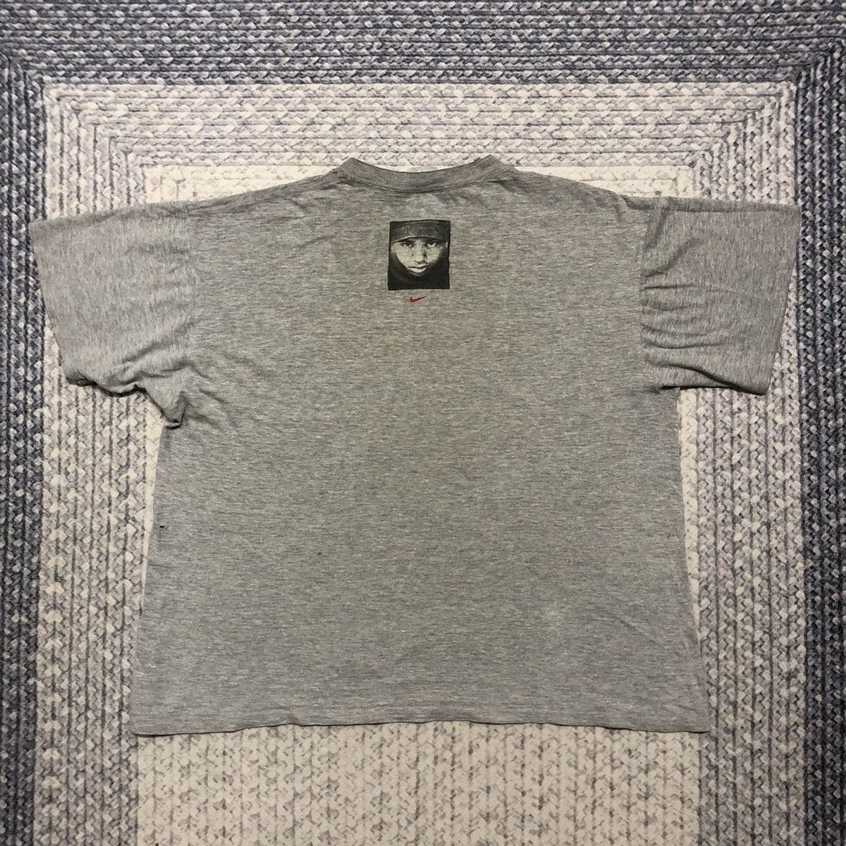 Nike Rare & Distressed Vintage Nike X Tiger Woods Grey Tees Size US L / EU 52-54 / 3 - 7 Thumbnail