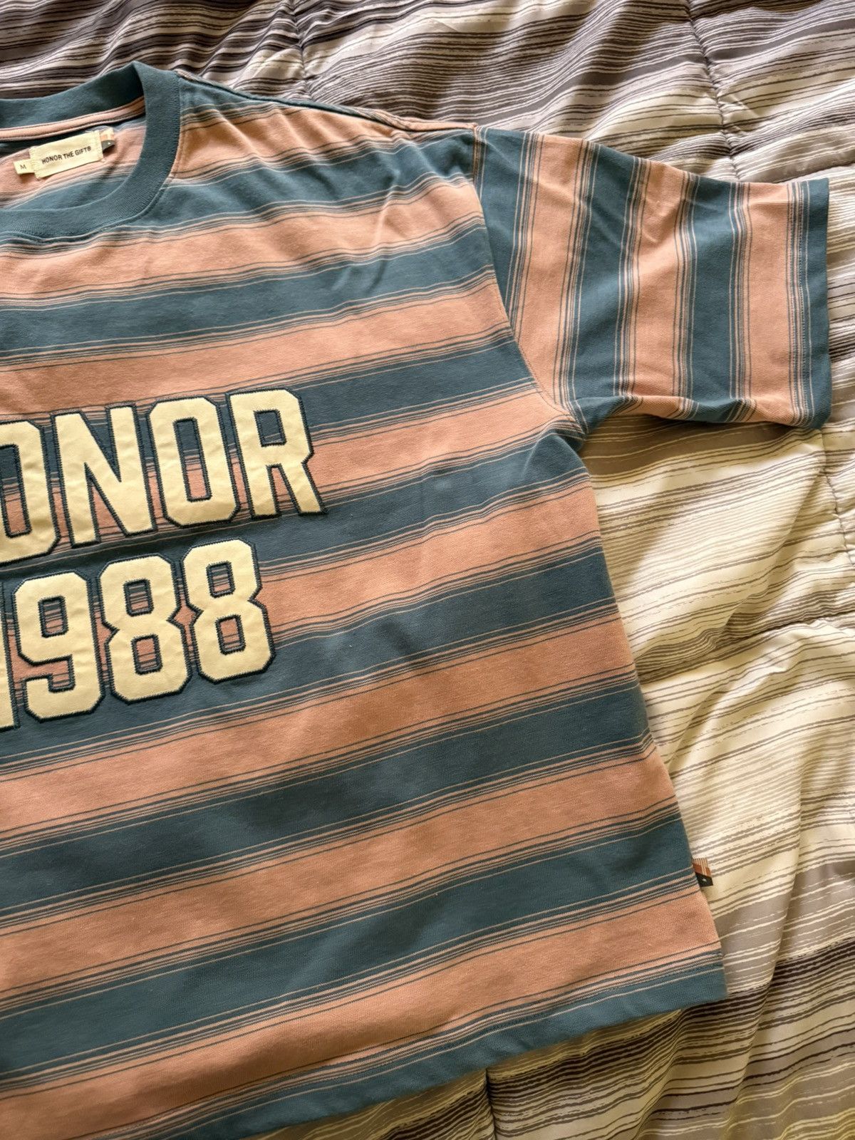 Honor the Gift Honor the gift tee size medium Size US M / EU 48-50 / 2 - 3 Thumbnail