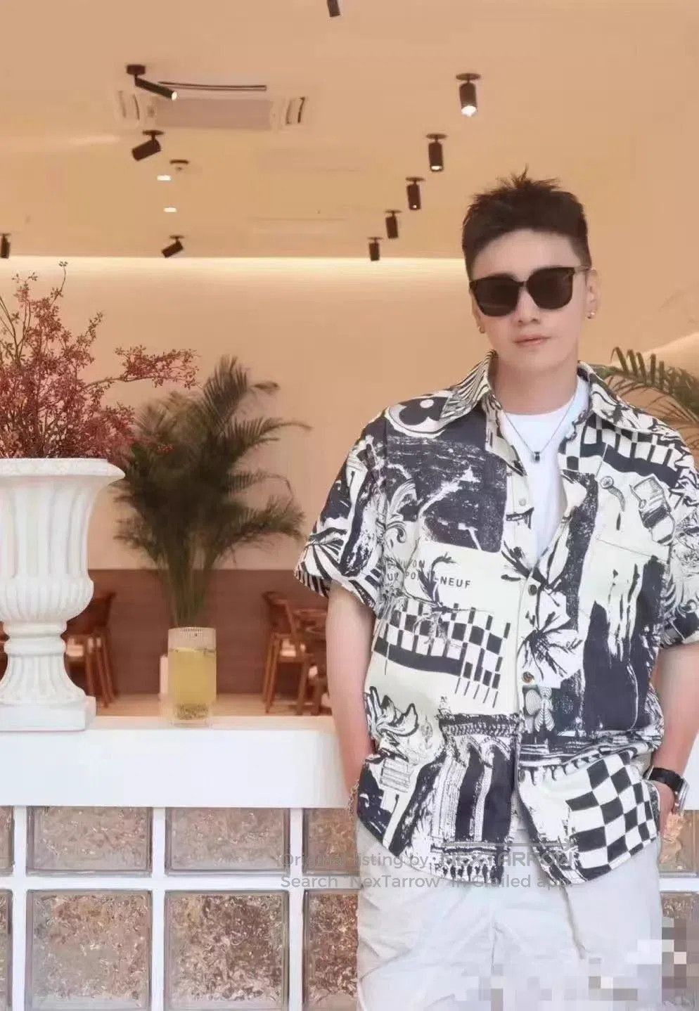 Louis Vuitton Black and White Graphic Short Sleeve Shirt. Size US L / EU 52-54 / 3 - 2 Thumbnail