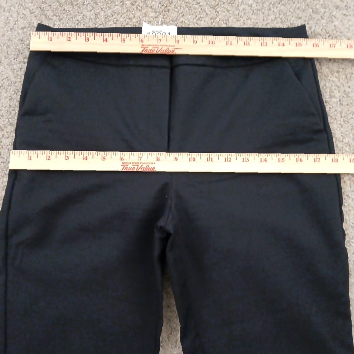 Vintage Chico's Cropped Pants Womens Size 6 US Black Flat Front Pockets Business Straight Leg 31x25 Modern Cropped Size 28" / US 6 / IT 42 - 2 Thumbnail
