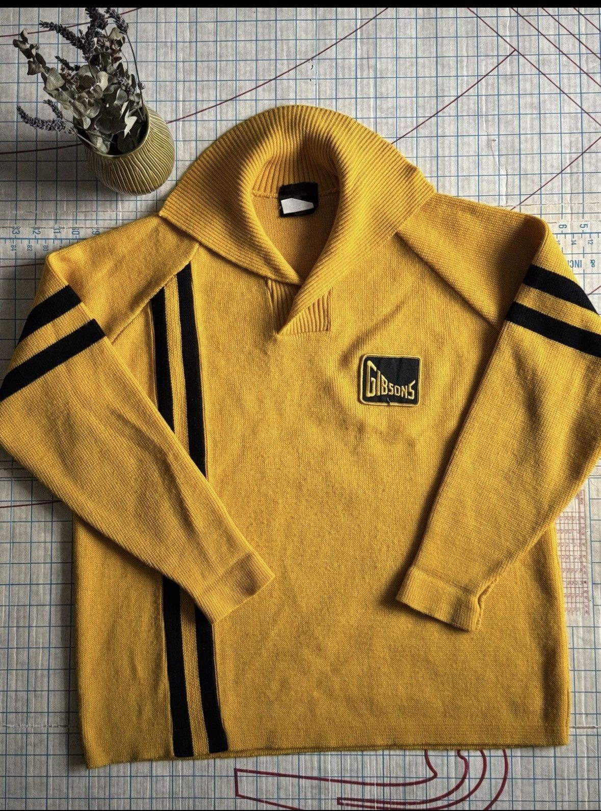 Vintage Vintage Clover Knitting Mills Gibsons Yellow And Black Knit Size US M / EU 48-50 / 2 - 4 Thumbnail