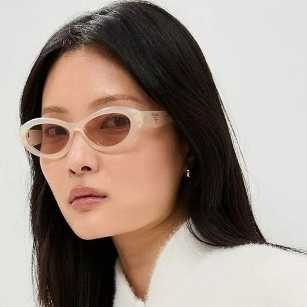 NEW PRADA SUNGLASSES PRADA SPR 26Z 12V4I2 WOMEN OPAL MILK/B