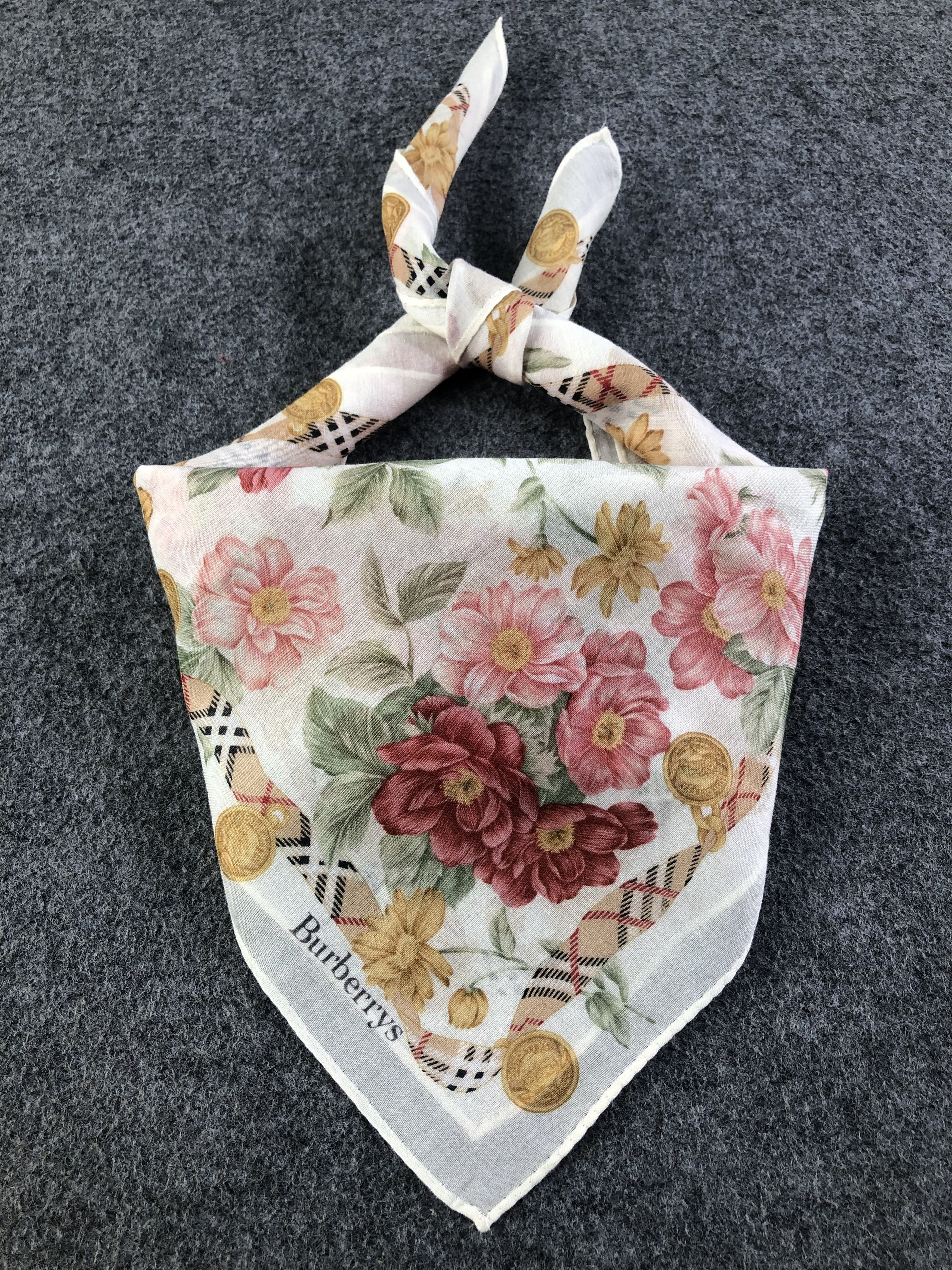 Burberry Burberrys Handkerchief / Bandana / Neckerchief Size ONE SIZE - 1 Thumbnail