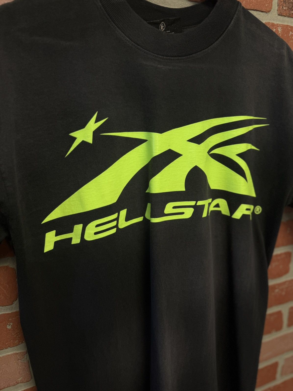 HELLSTAR Hellstar Black Neon Logo Tee Shirt 100% Authentic Size XS Size US XS / EU 42 / 0 - 4 Thumbnail