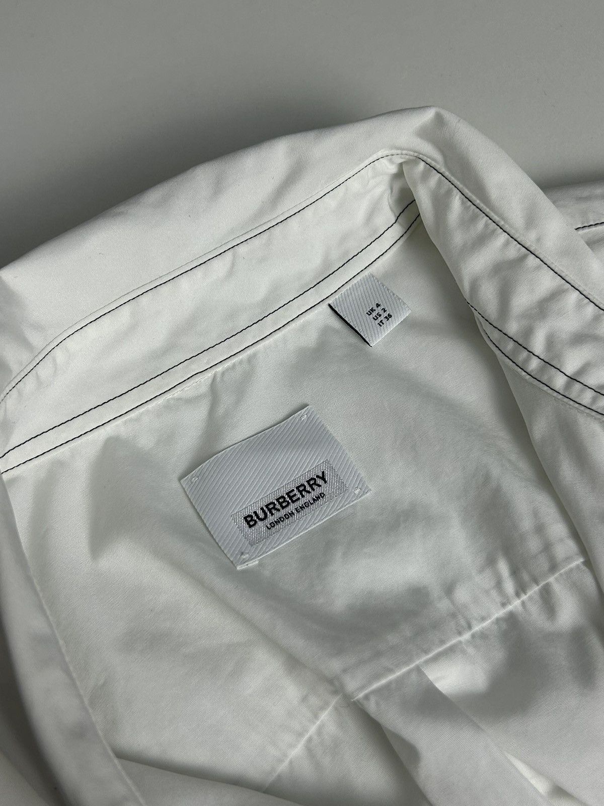 Burberry Burberry White Button Down Shirt Contrast Stitch Logo Tape Size XS / US 0-2 / IT 36-38 - 13 Thumbnail