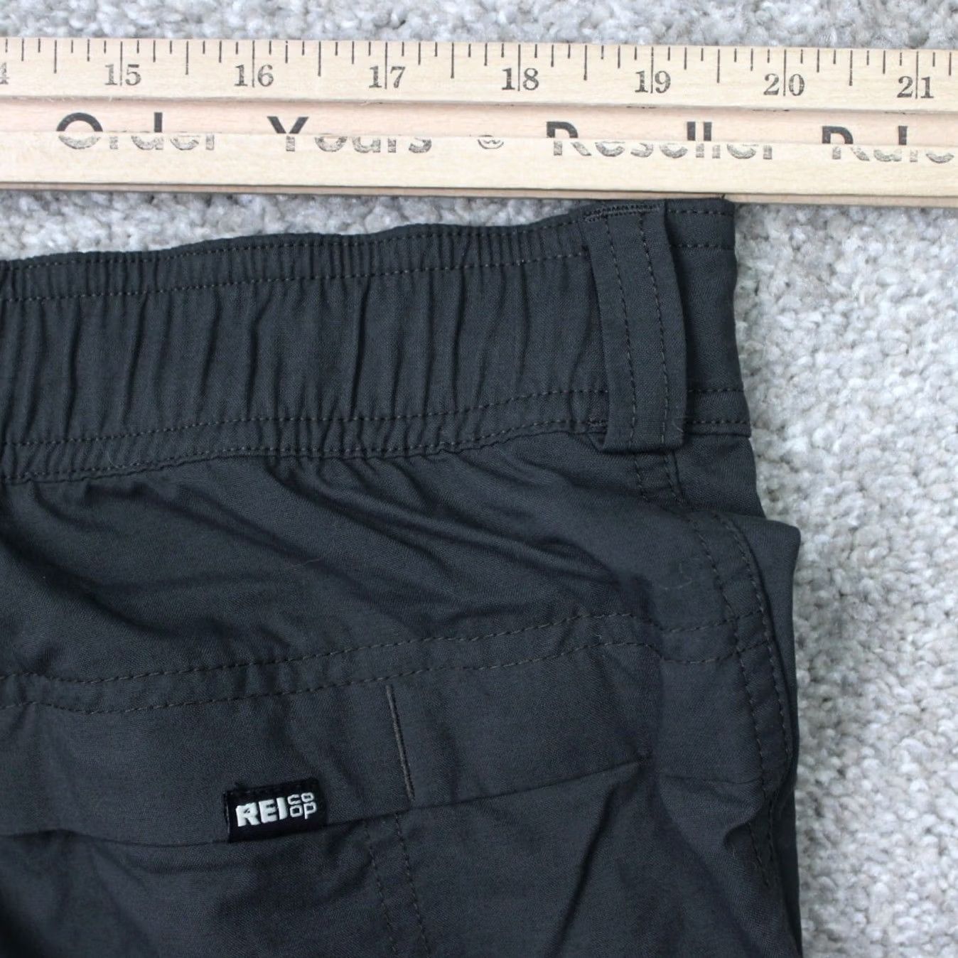Vintage REI Co-op Shorts Mens 40 Gray Sahara 9" Cargo Nylon Water-Repellent Cargo Pockets Outdoor Summer Casual Mens Size US 40 / EU 56 - 6 Thumbnail