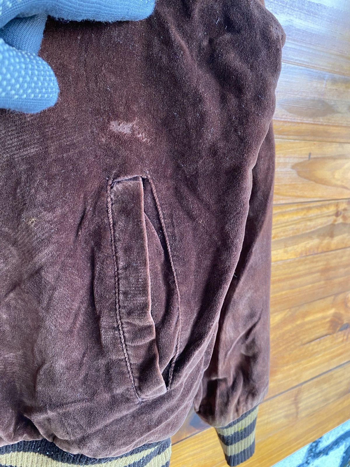 Fubu Vintage FUBU Brown Velvet Bomber Jacket – 90s Hip Hop Size US M / EU 48-50 / 2 - 7 Thumbnail