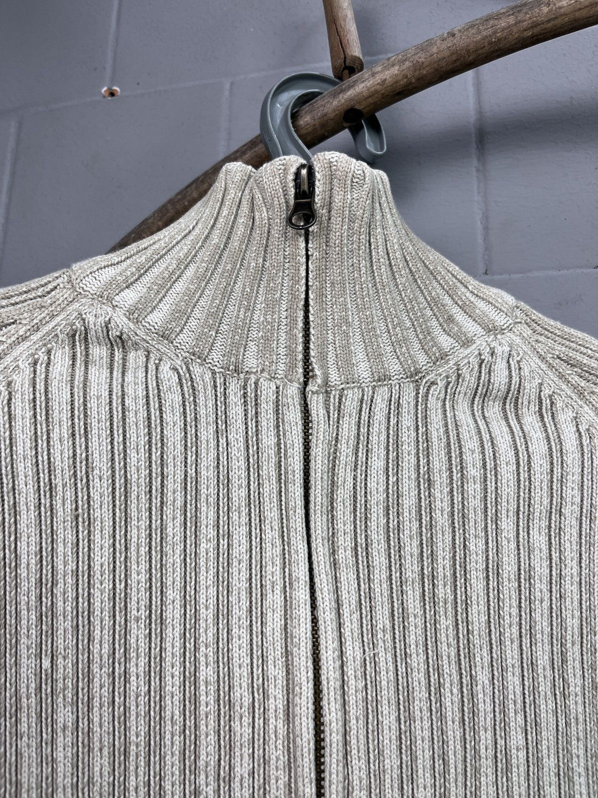 Designer MATINIQUE ARCHIVE MINIMALISTIC CREAM ZIP KNIT - 1655 Size US M / EU 48-50 / 2 - 4 Thumbnail