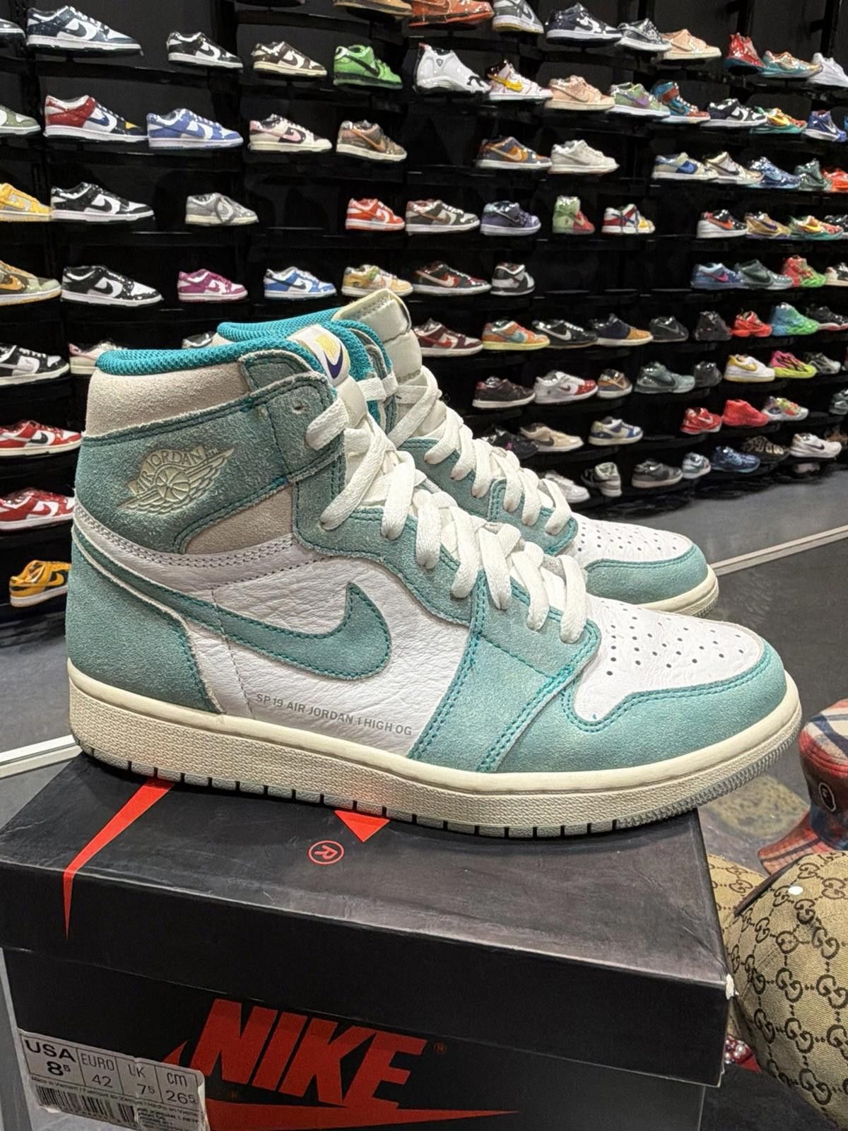 Nike Jordan 1 Retro High OG 555088-311 Size 8.5 Turbo Green Size US 8.5 / EU 41-42 - 2 Thumbnail