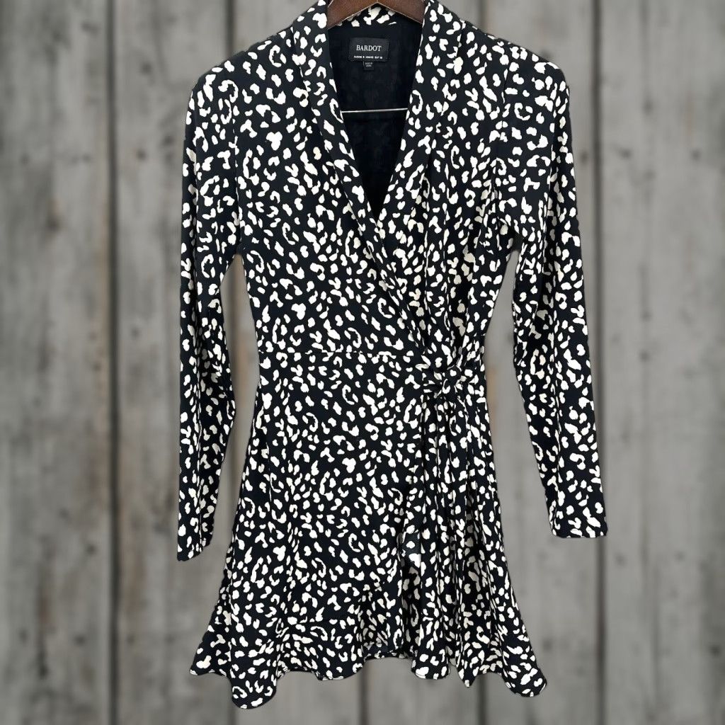 Vintage Bardot Womens XS Black Mini Dress Wrap Animal Print Ruffle V-Neck Casual Sleeve Short Dress Preppy Modern Capsule Vintage: No (remove? vintage No) Size XS / US 0-2 / IT 36-38 - 1 Thumbnail