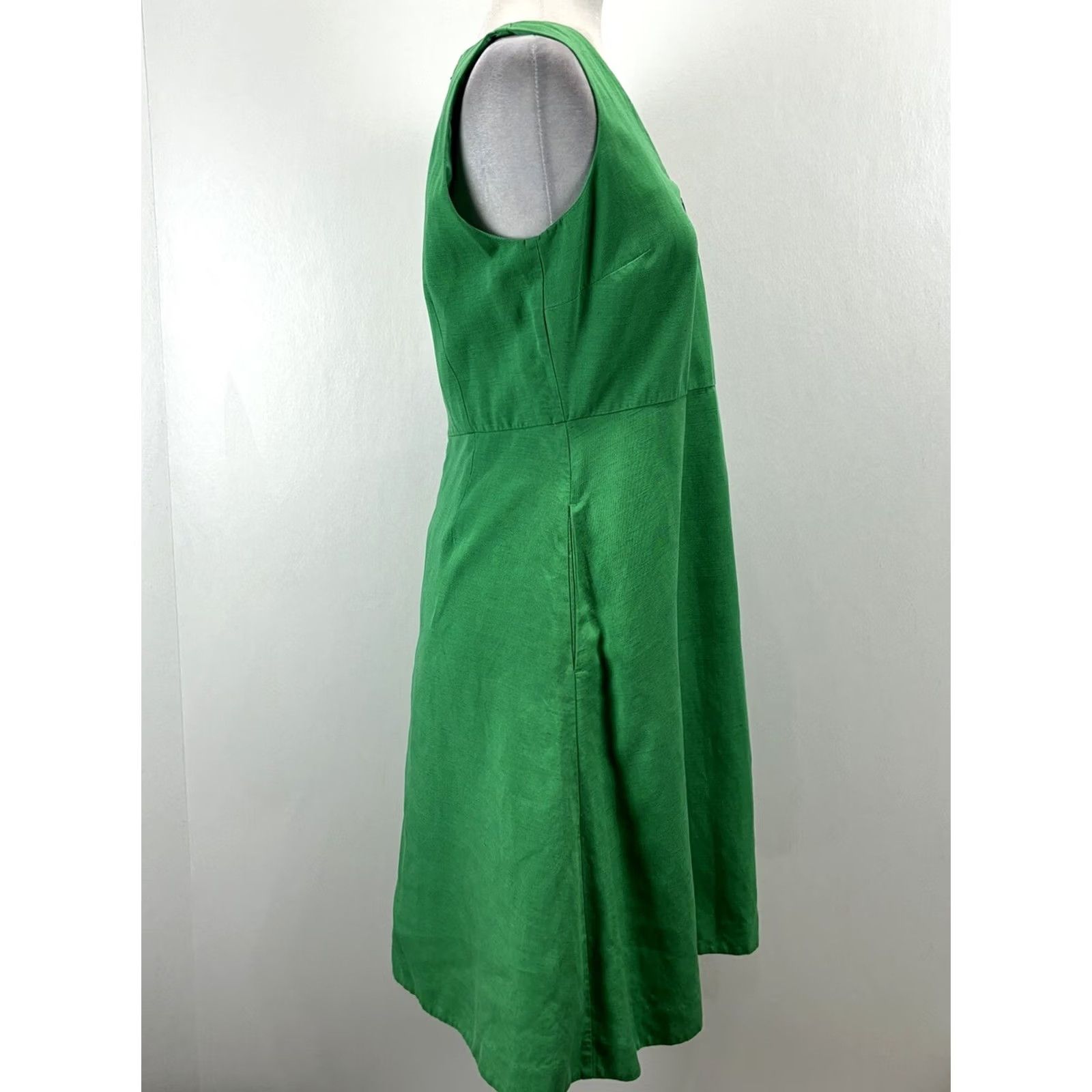 Ann Taylor Ann Taylor Side Button Linen Blend Dress Petites 6P Green Midi Sleeveless V-Neck Zip Dress Length: Midi Fit & Flare Womens Size M / US 6-8 / IT 42-44 - 4 Thumbnail